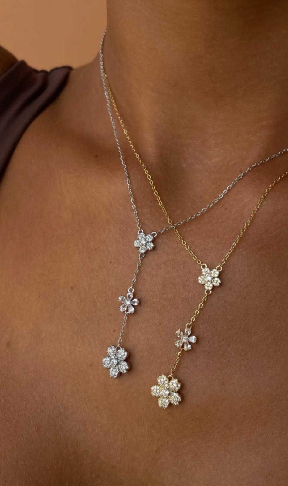 Collana fiori pendenti